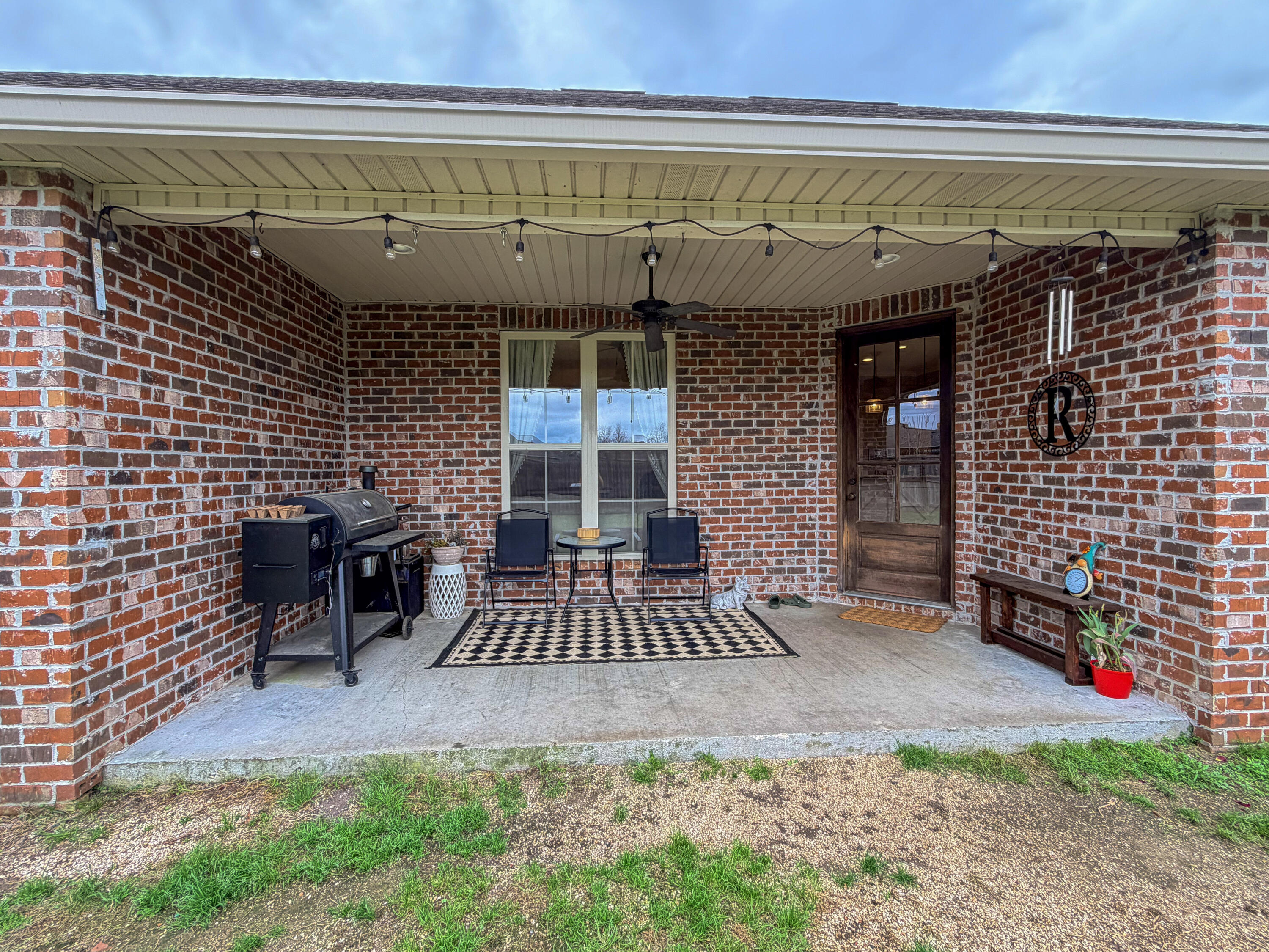91 Sunline Dr Petal, MS 39465