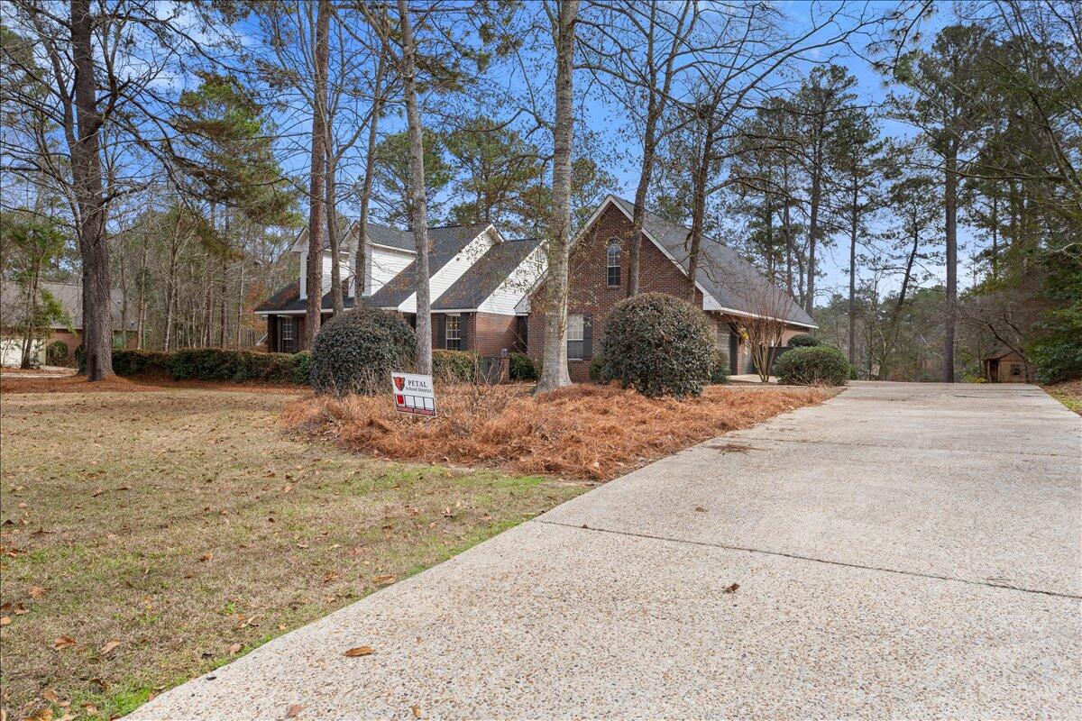 510 Longleaf Dr Petal, MS 39465