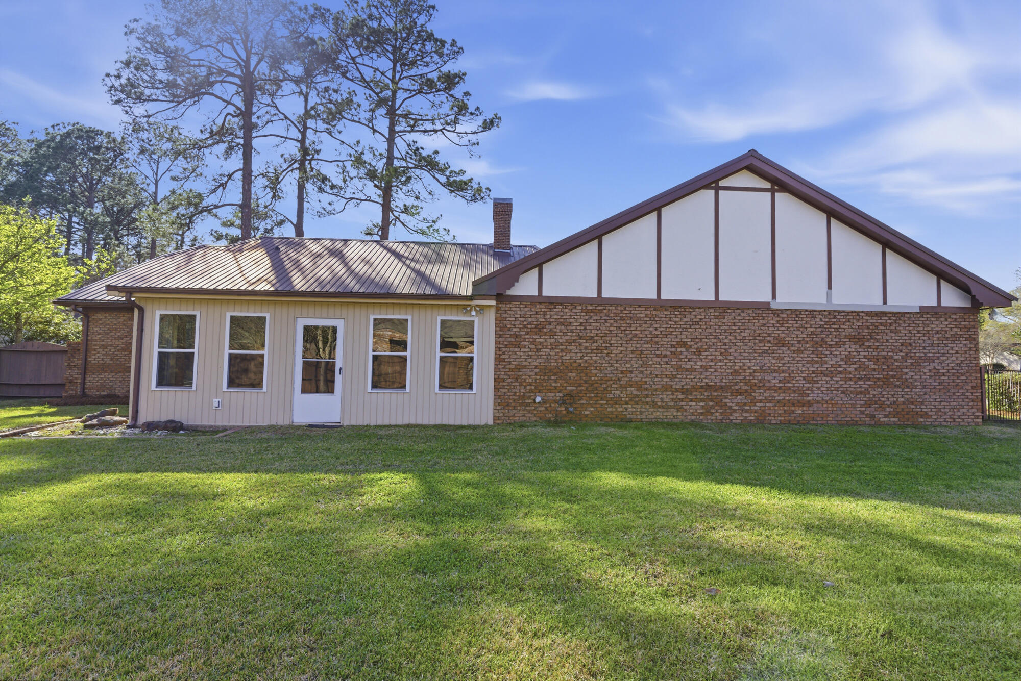 200 Greenwood Pl Hattiesburg, MS 39402