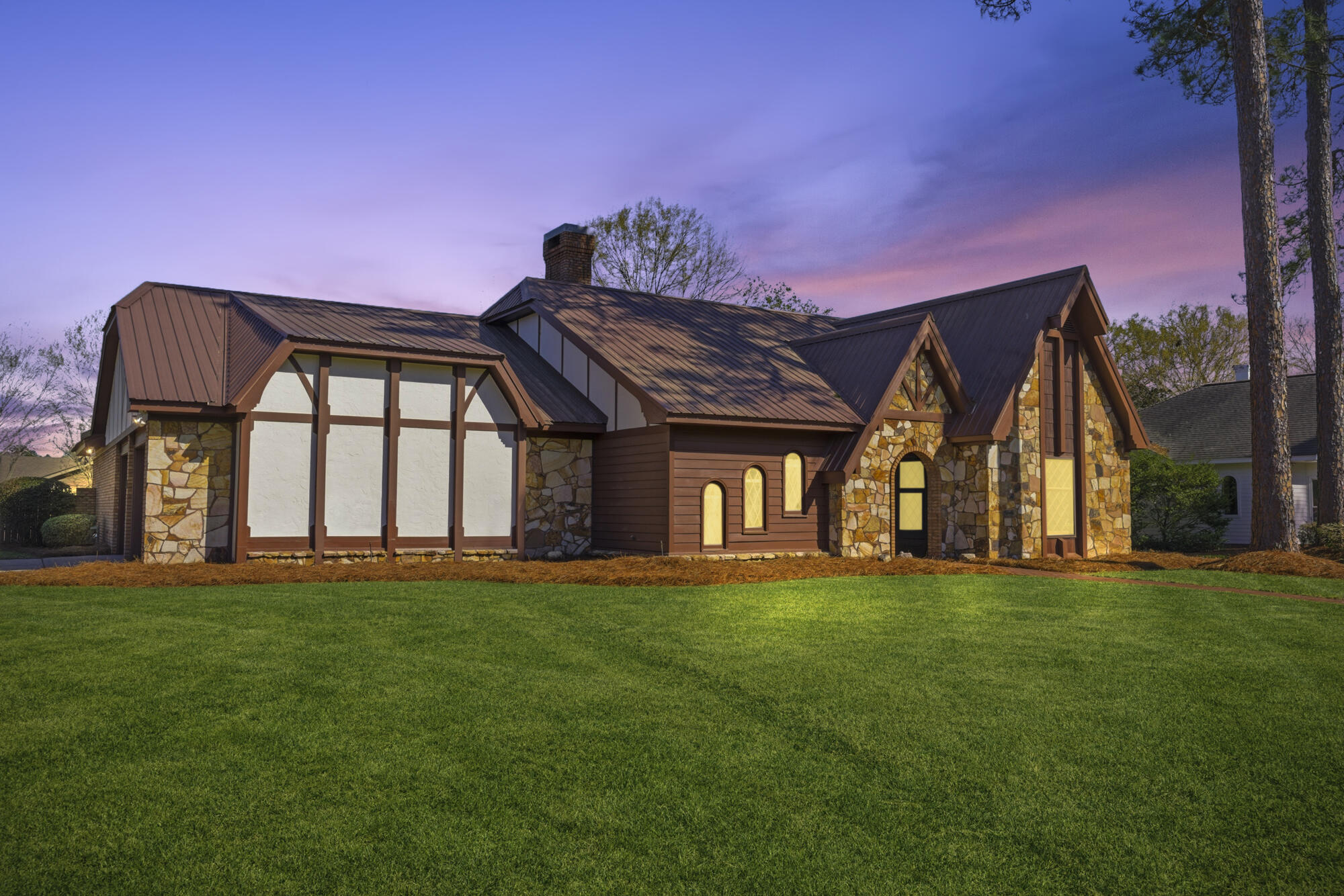 200 Greenwood Pl Hattiesburg, MS 39402