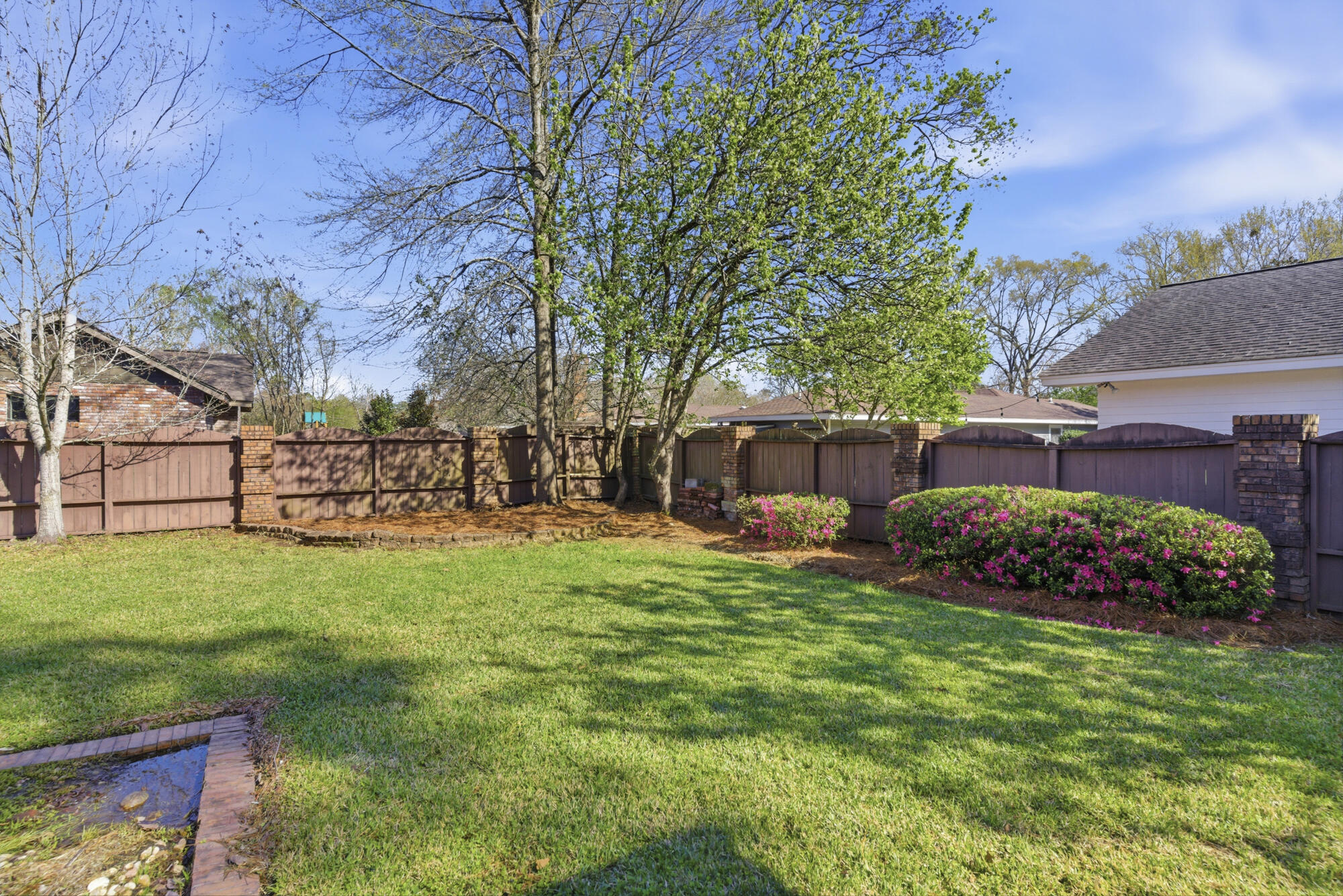 200 Greenwood Pl Hattiesburg, MS 39402