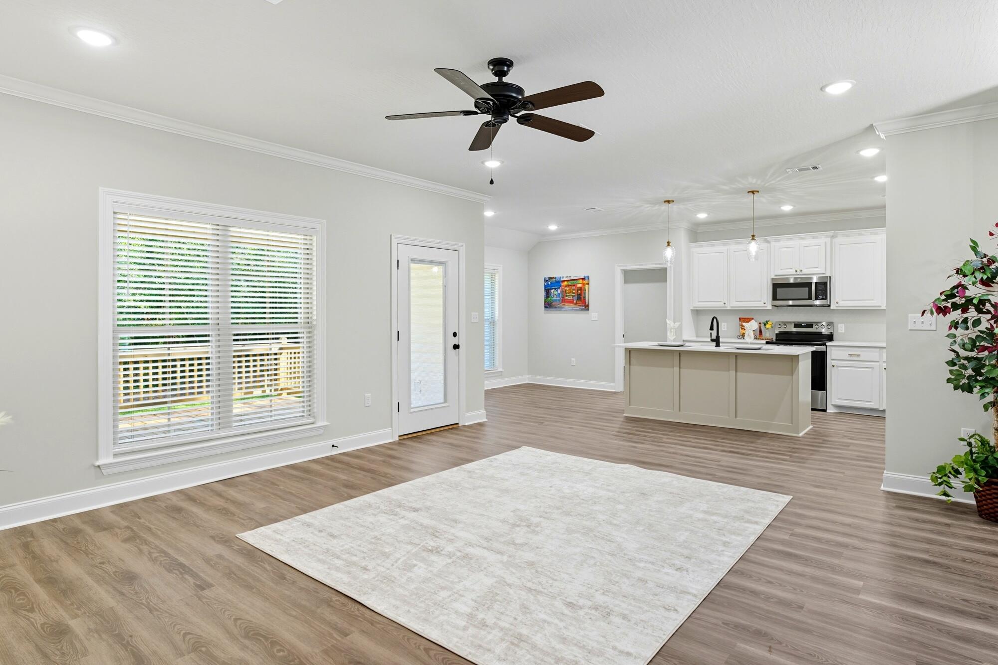 912 MS-44th Sumrall, MS 39482