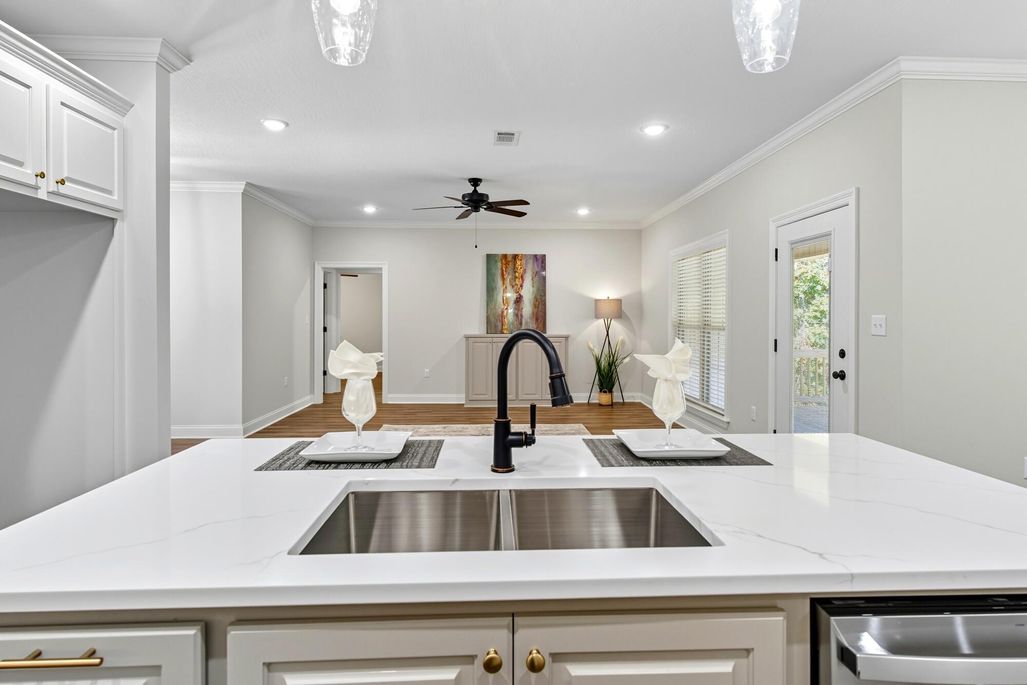 912 MS-44th Sumrall, MS 39482