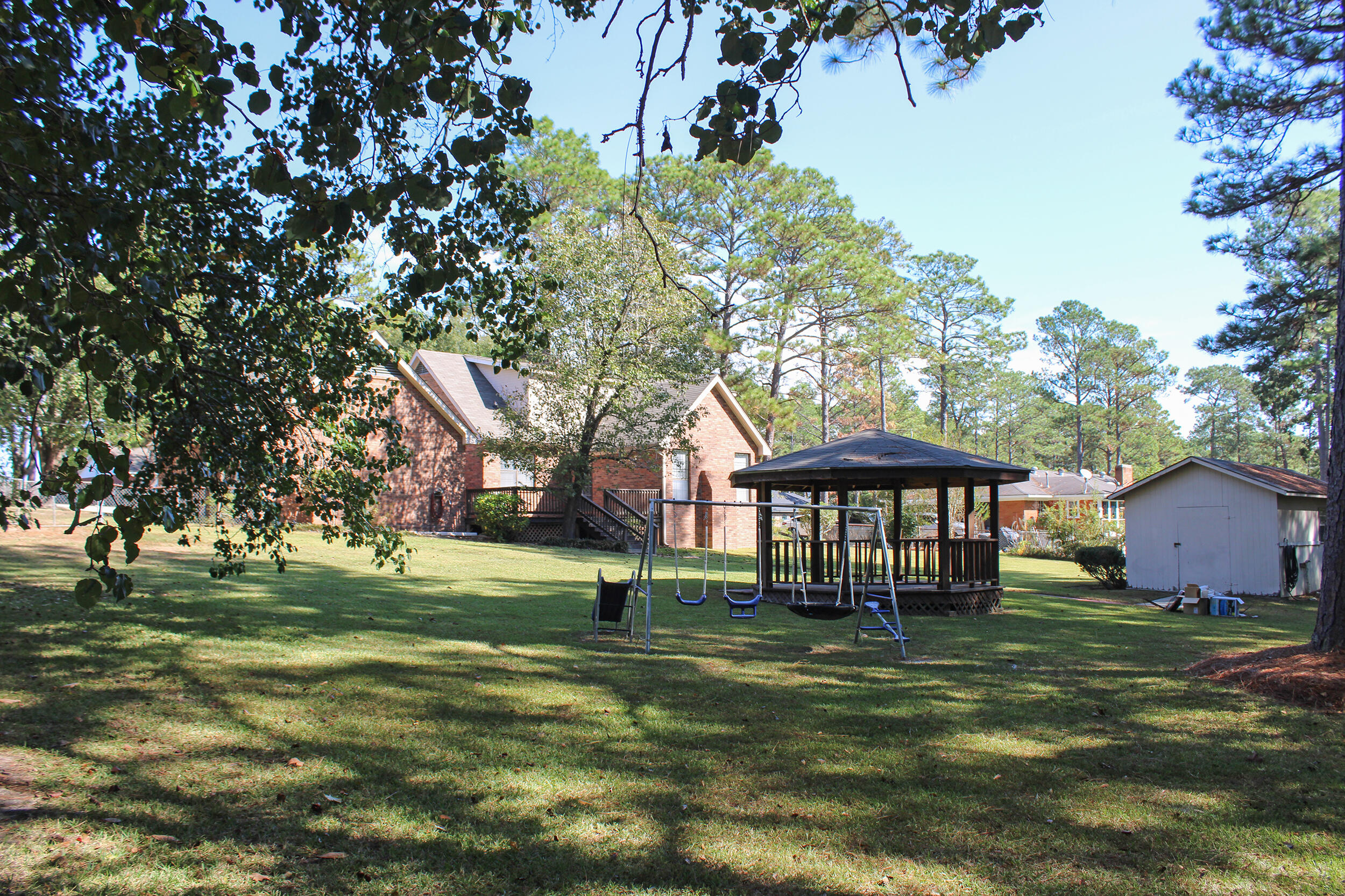 101 Beechwood Dr Hattiesburg, MS 39402