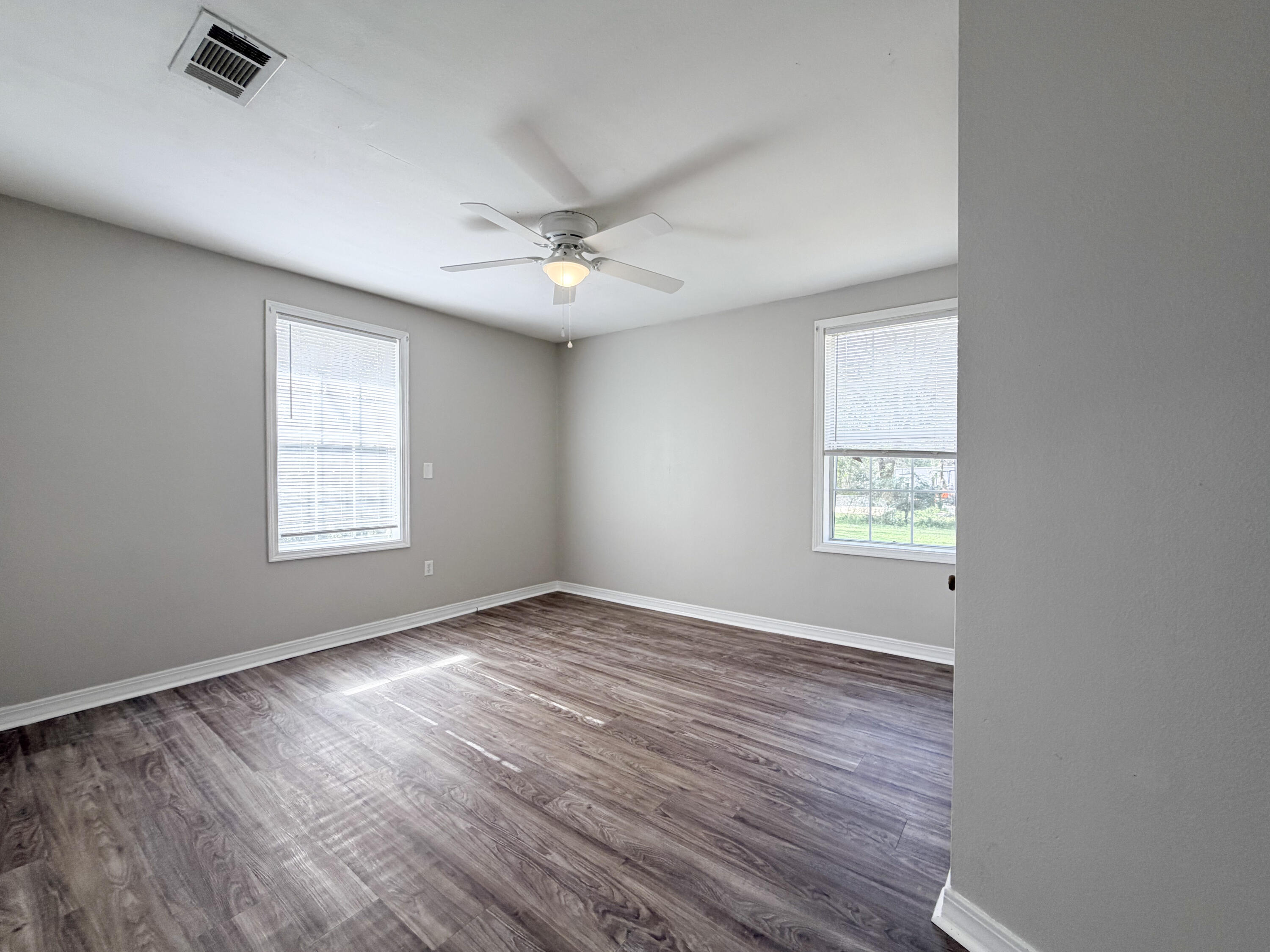 119 E 1st Ave Petal, MS 39465