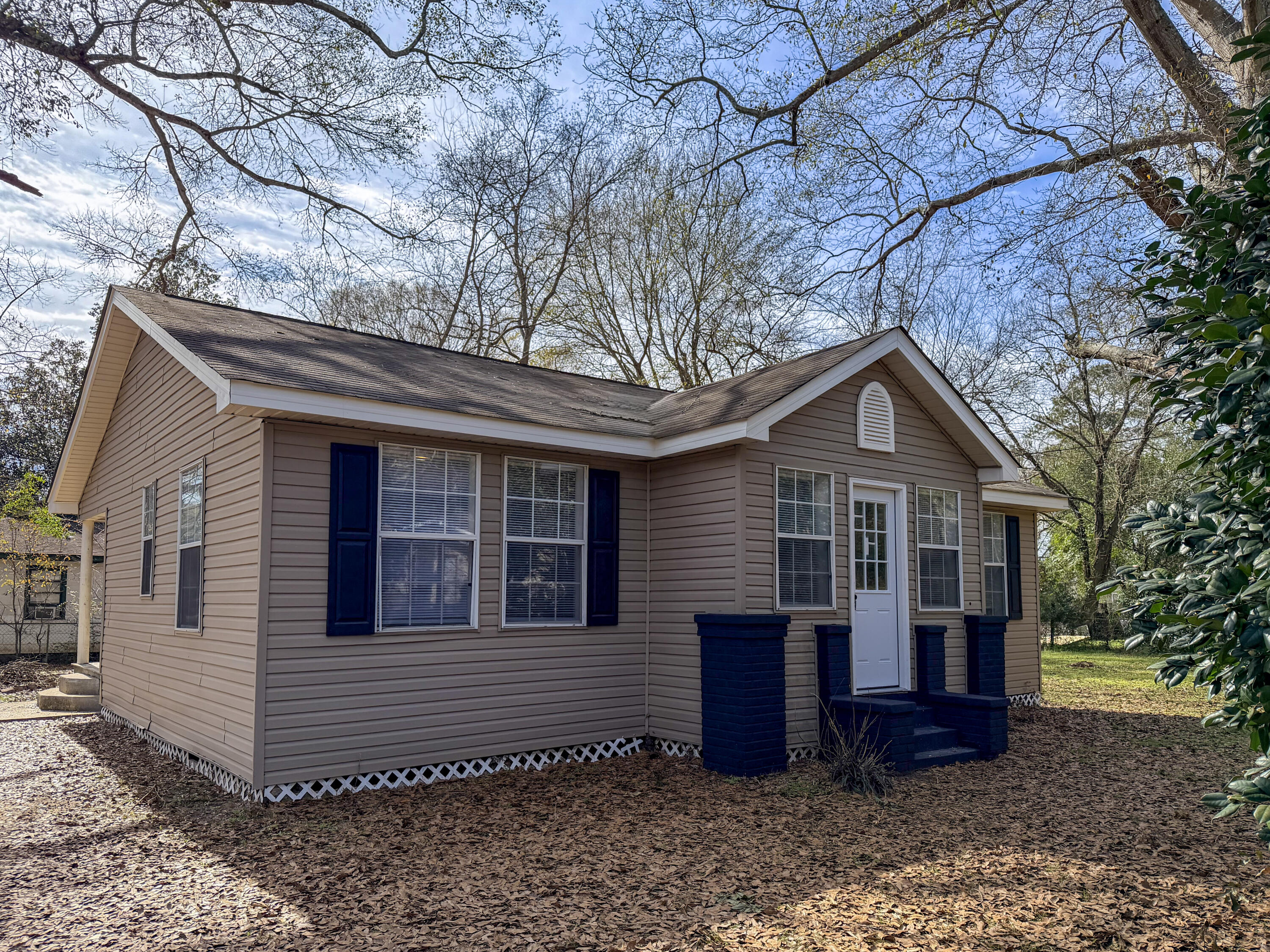 119 E 1st Ave Petal, MS 39465