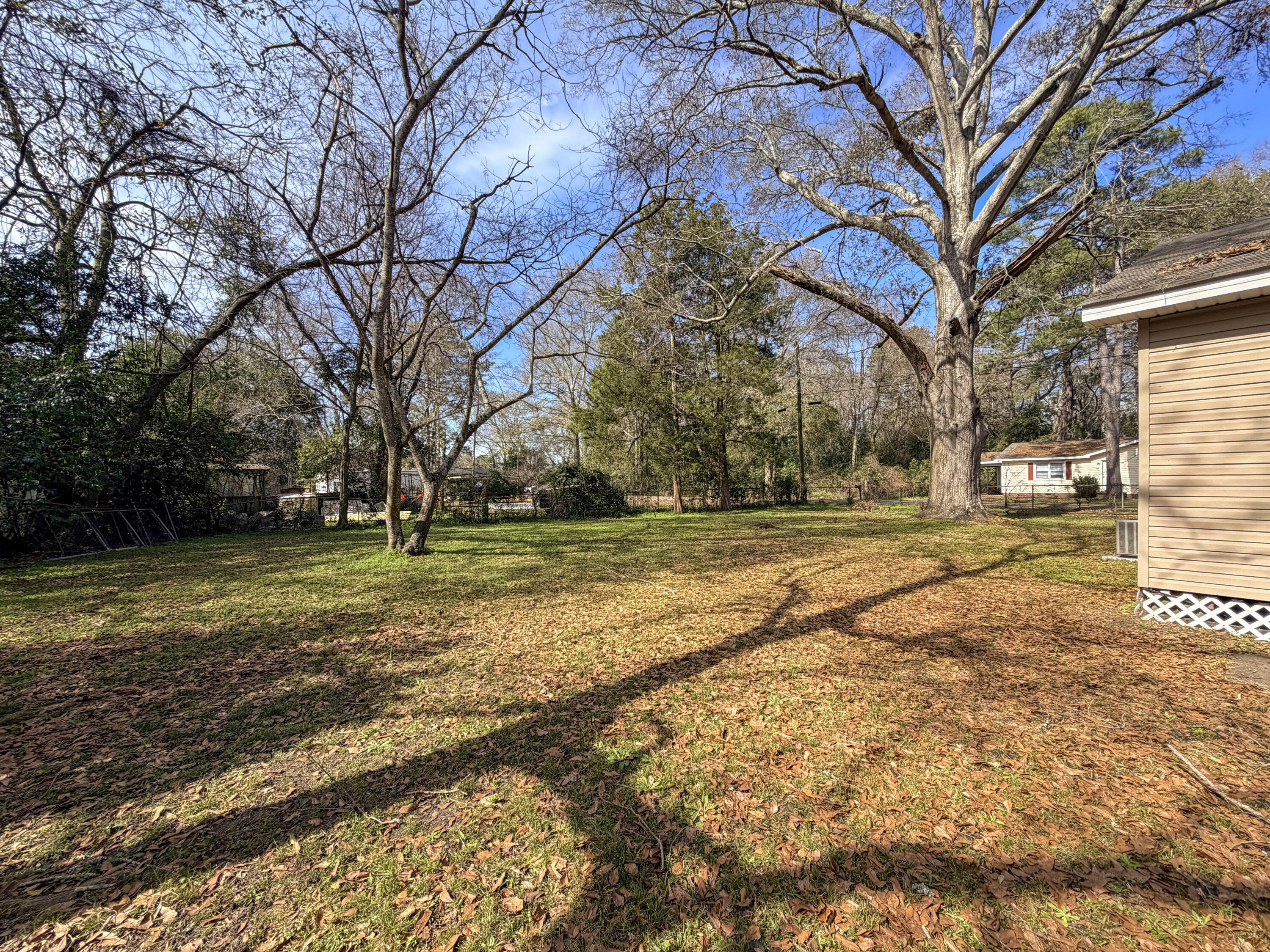 119 E 1st Ave Petal, MS 39465