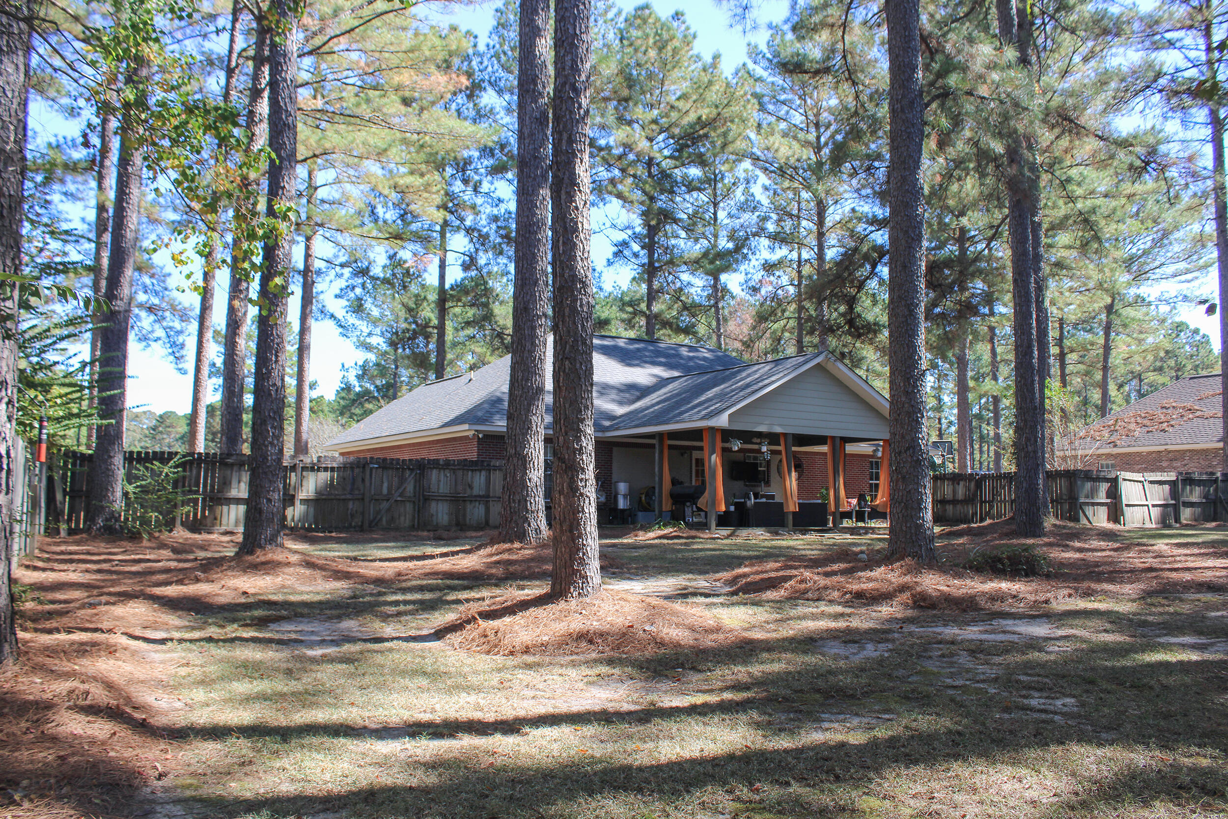 153 Red Roan Rd Hattiesburg, MS 39402