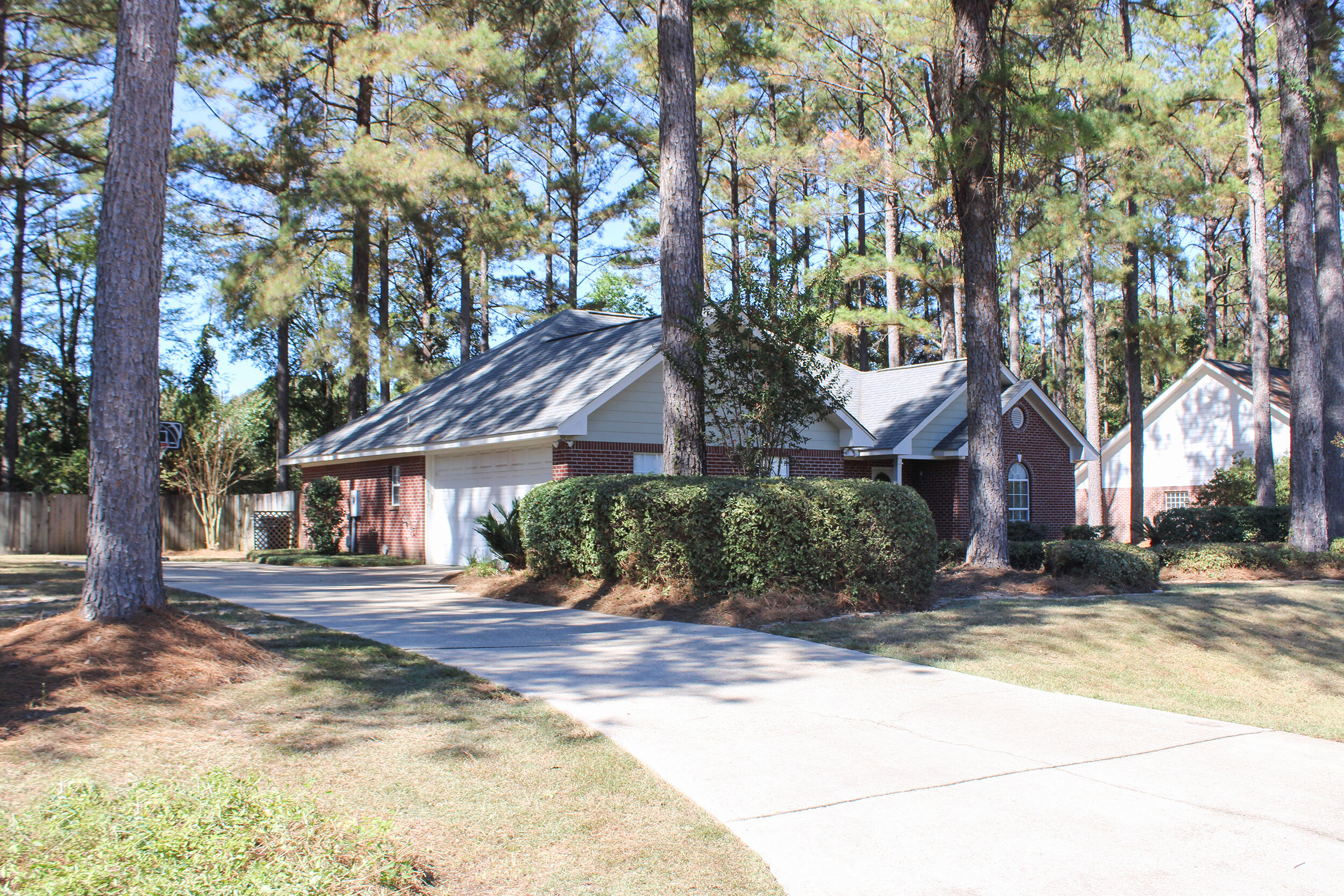 153 Red Roan Rd Hattiesburg, MS 39402