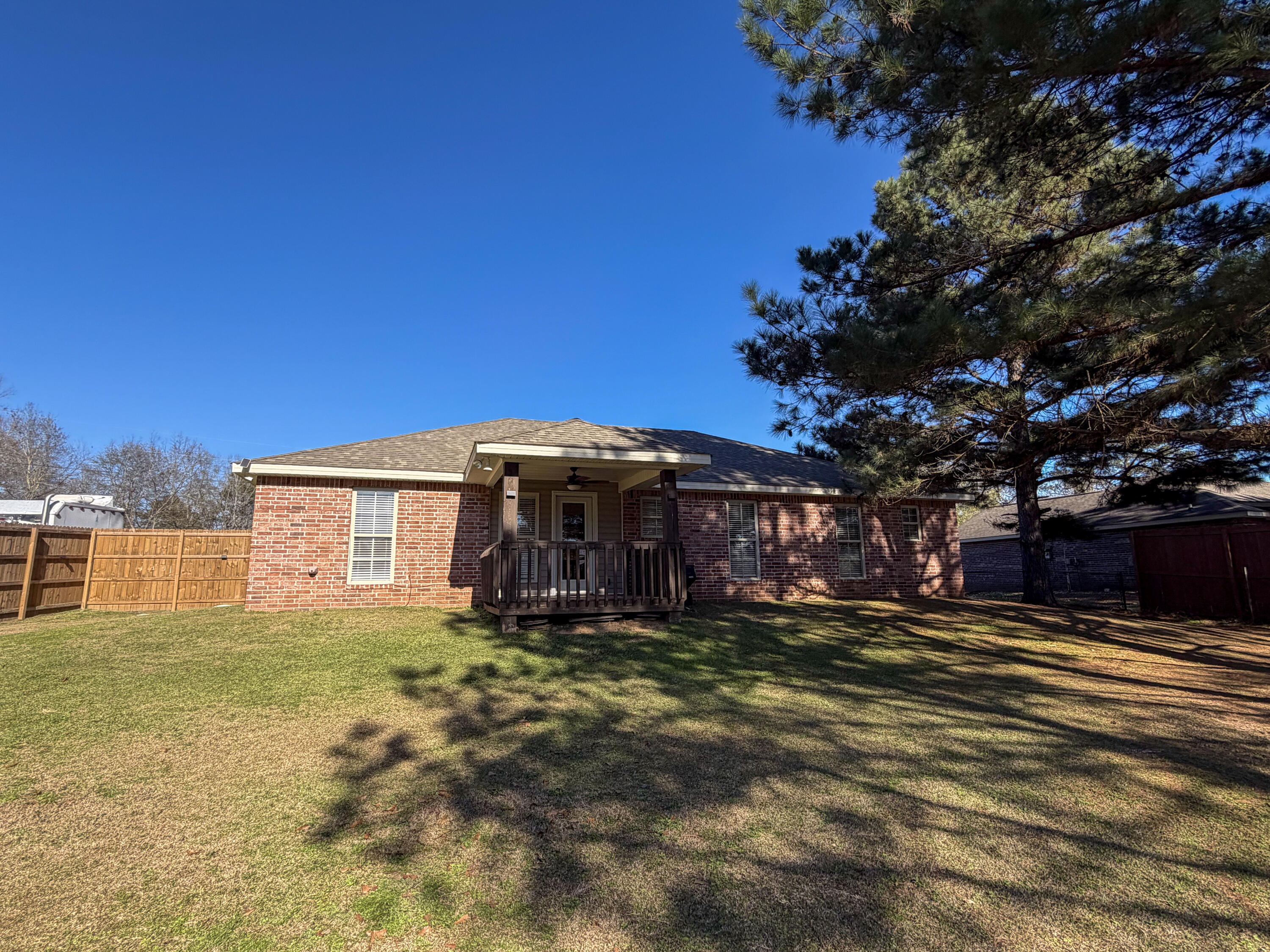 307 Tucker Rd Hattiesburg, MS 39401