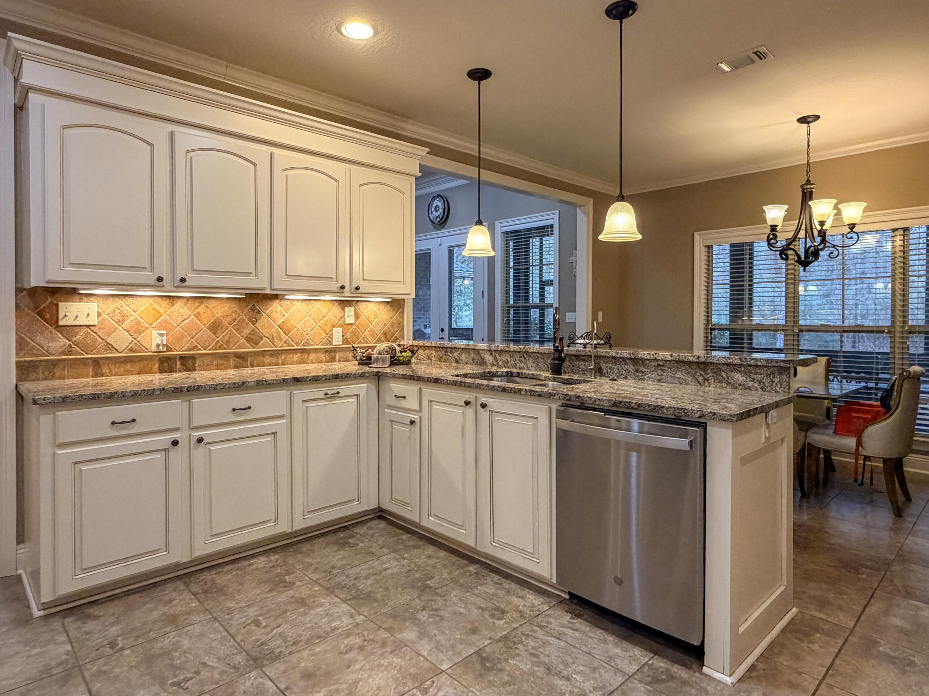 137 St Annes Dr Hattiesburg, MS 39401