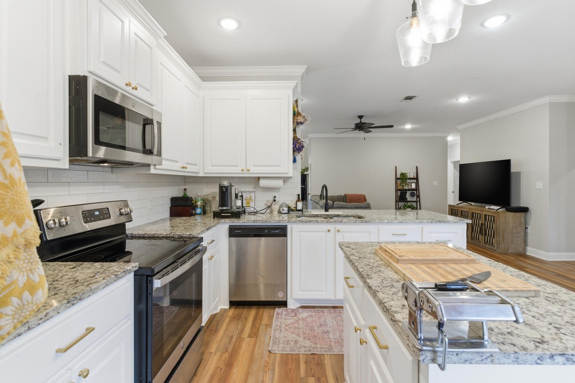 64 N Barnes Fld Dr Hattiesburg, MS 39402