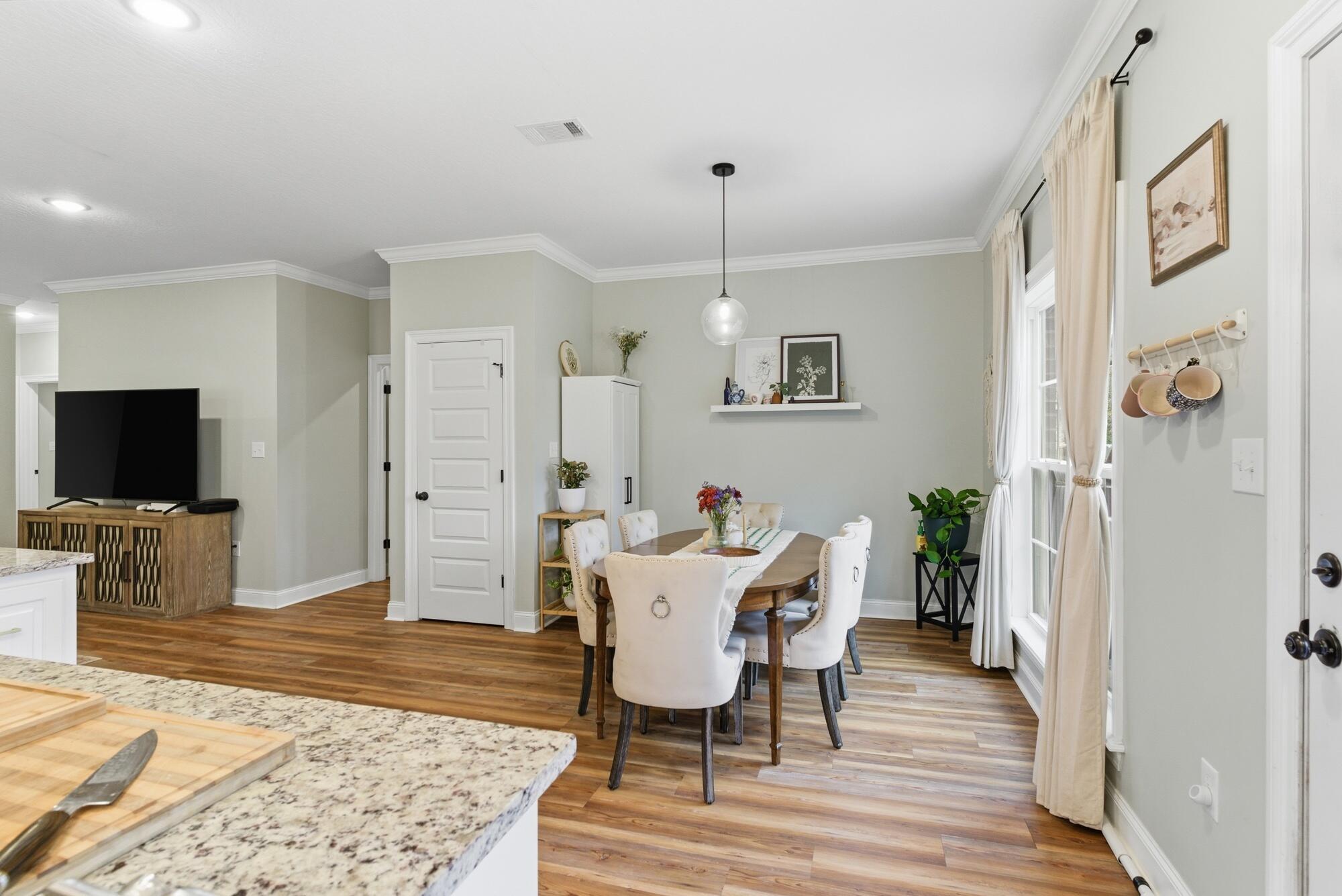 64 N Barnes Fld Dr Hattiesburg, MS 39402