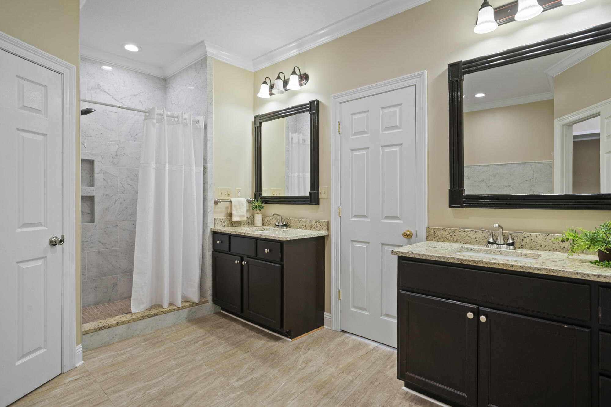 66 W Shr Dr Hattiesburg, MS 39402