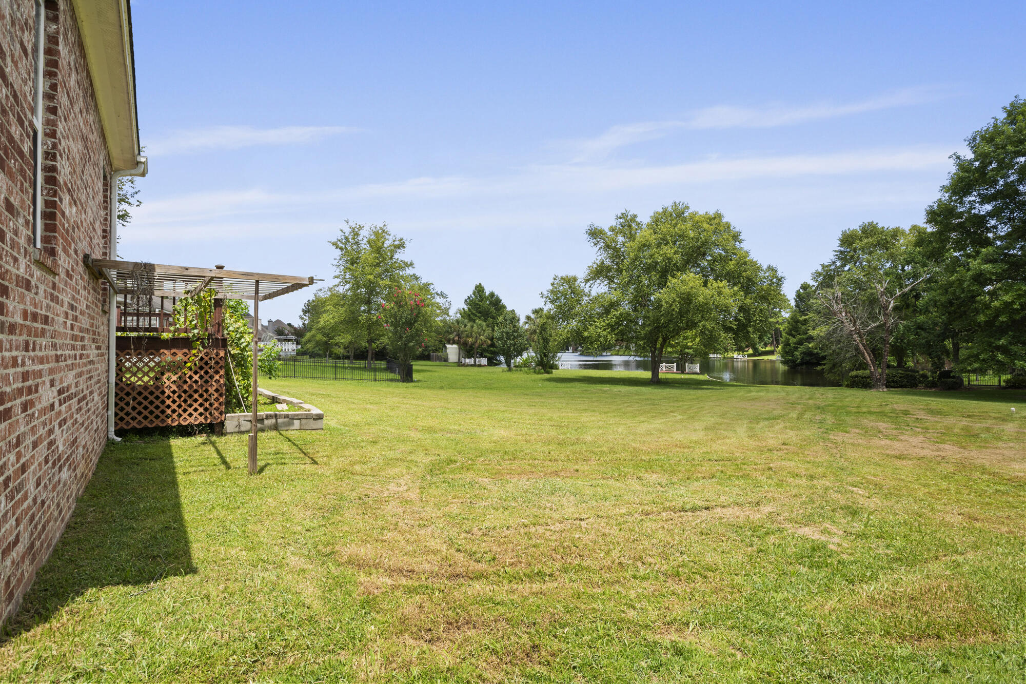 66 W Shr Dr Hattiesburg, MS 39402