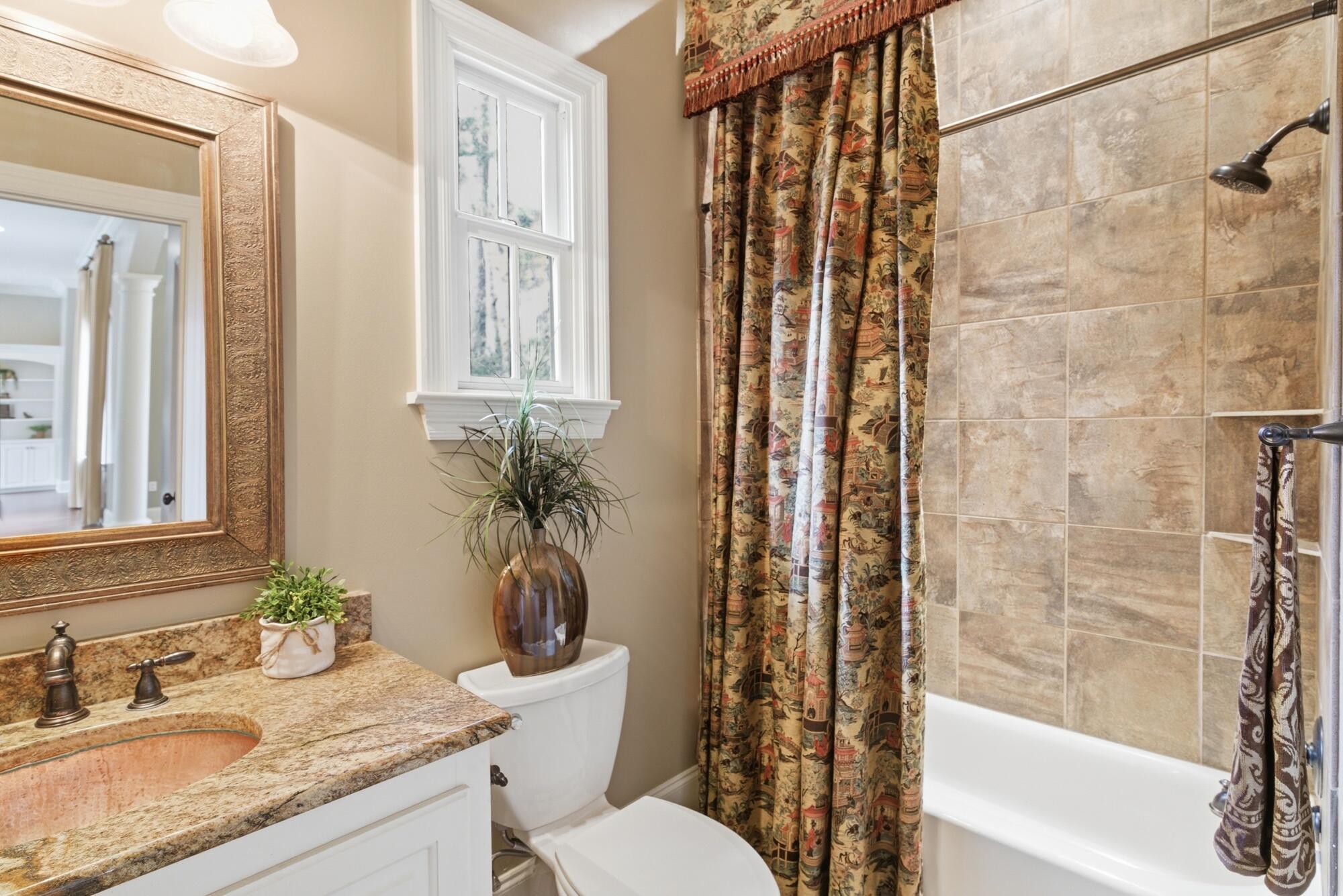 196 Tallulah Hattiesburg, MS 39402