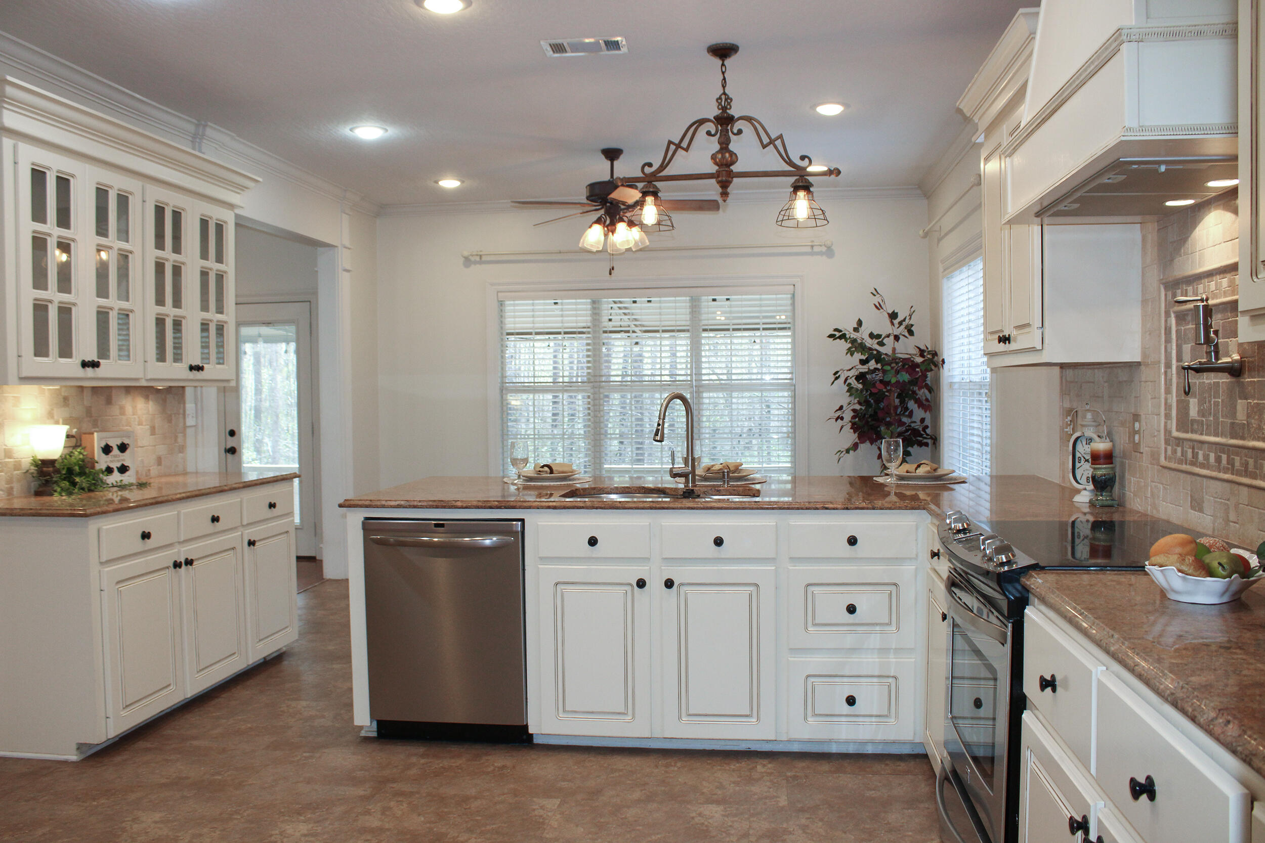 15 Red Maple Trl Petal, MS 39465