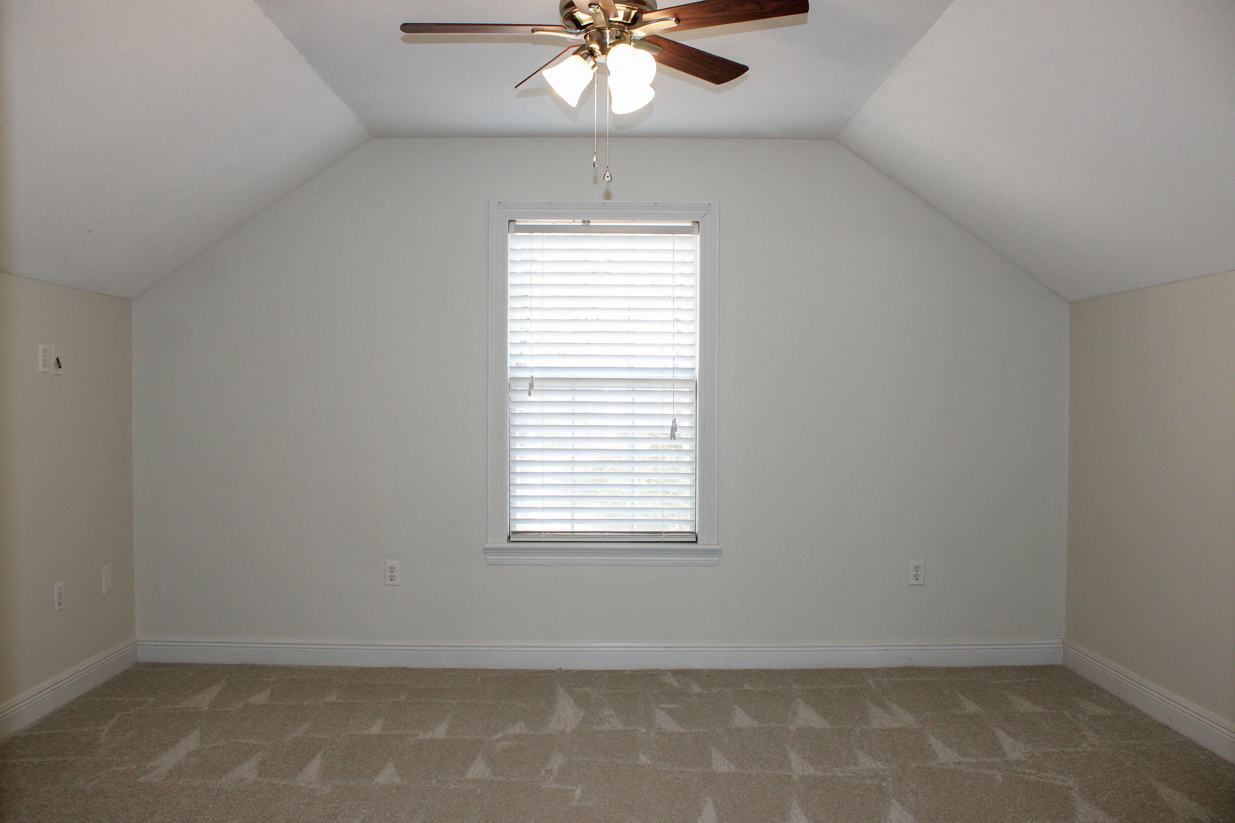 15 Red Maple Trl Petal, MS 39465