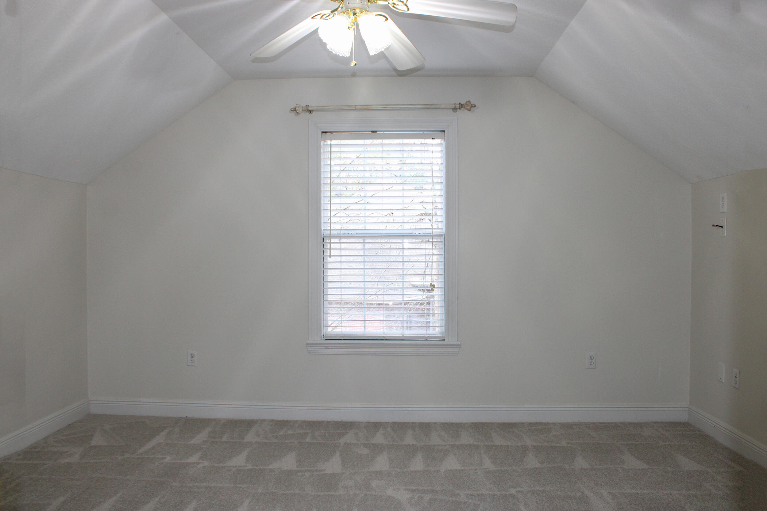 15 Red Maple Trl Petal, MS 39465