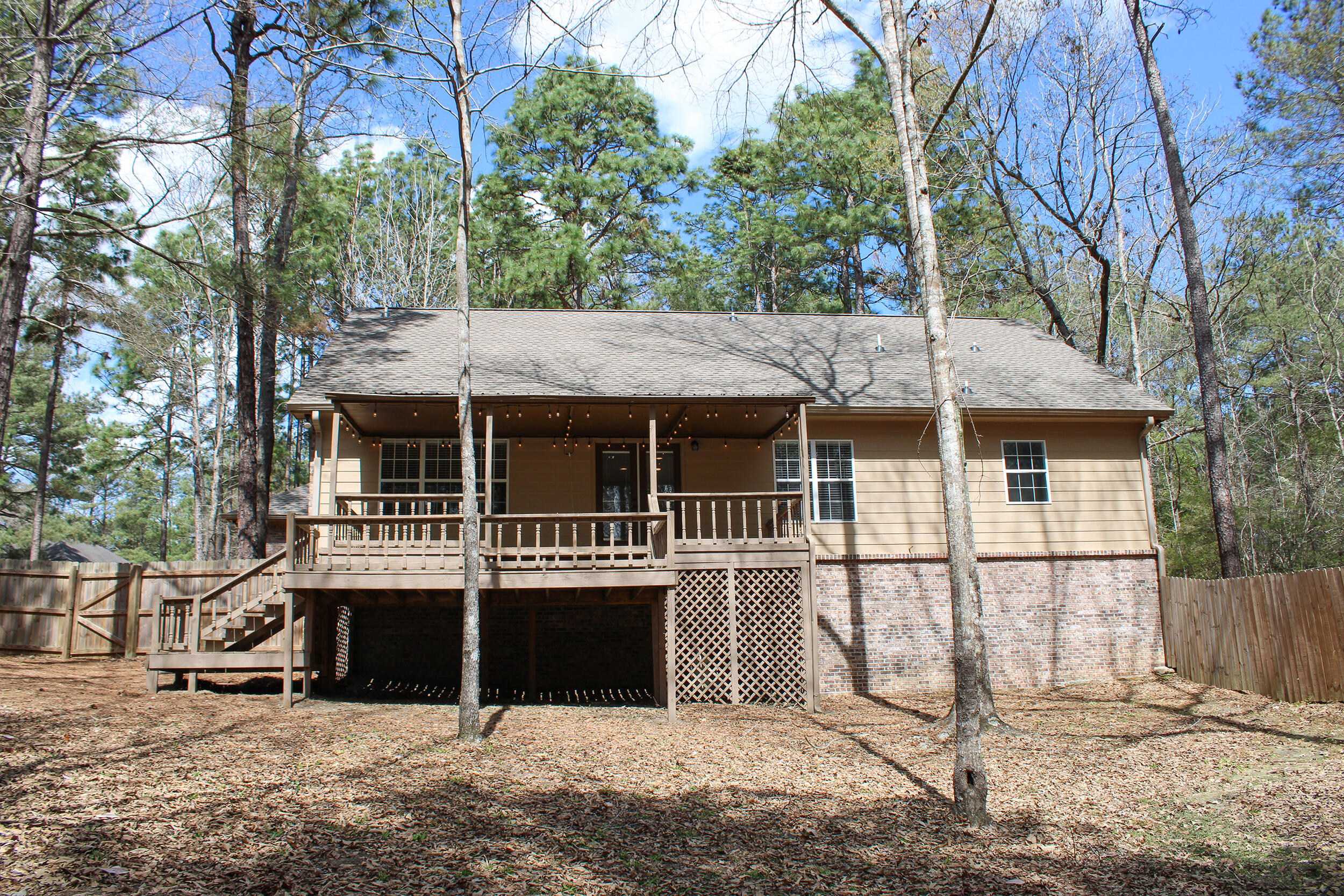 15 Red Maple Trl Petal, MS 39465