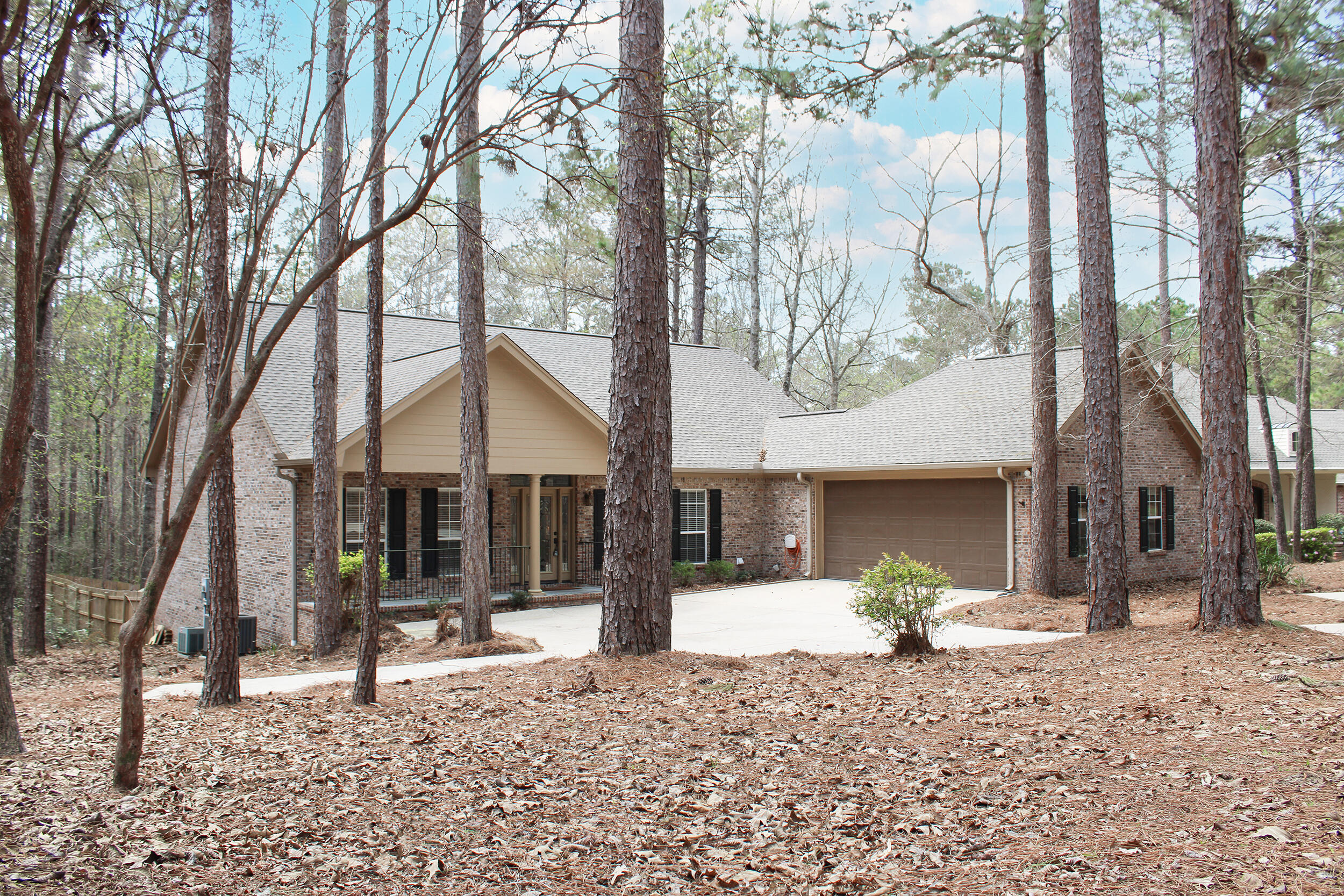 15 Red Maple Trl Petal, MS 39465