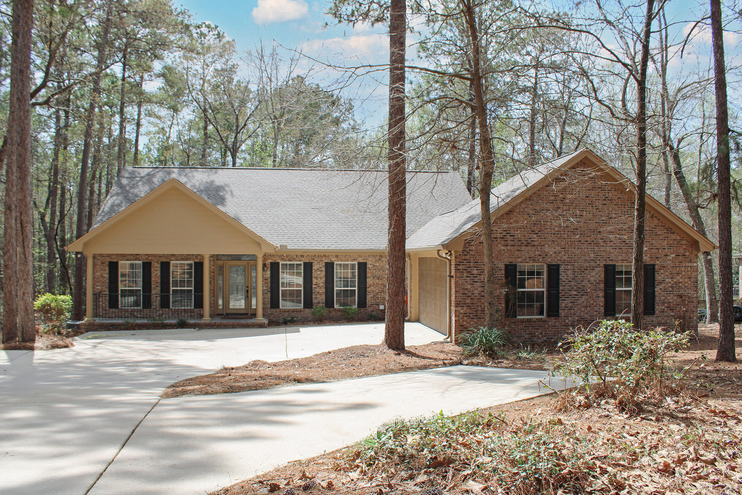 15 Red Maple Trl Petal, MS 39465