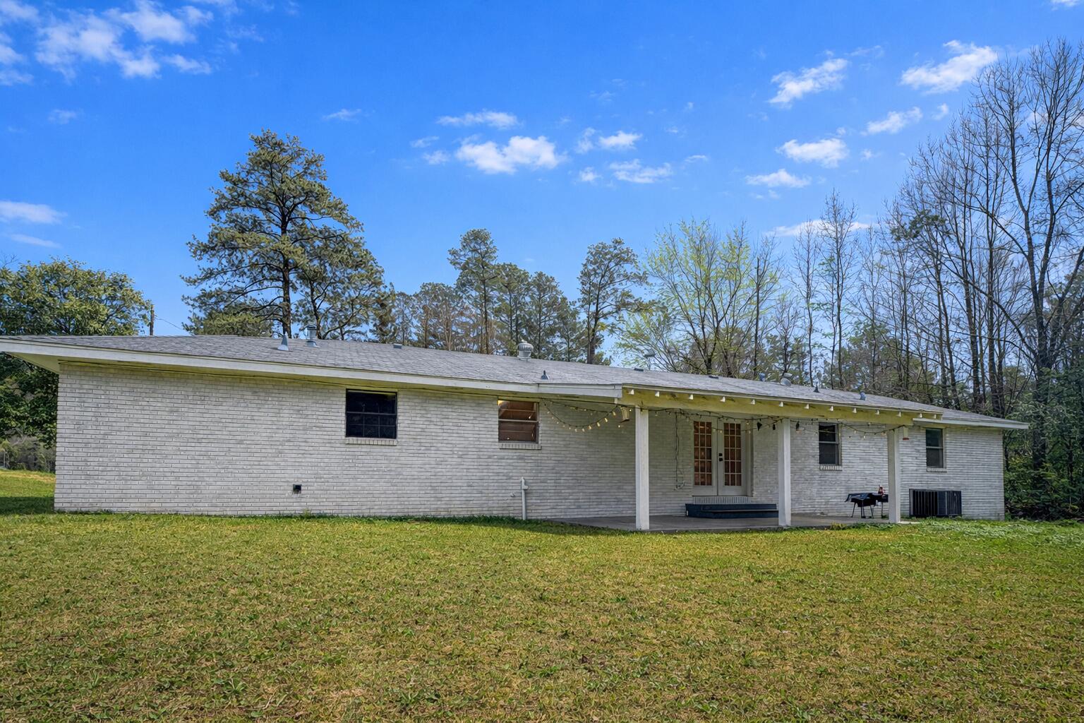 160 Highland Cir Petal, MS 39465