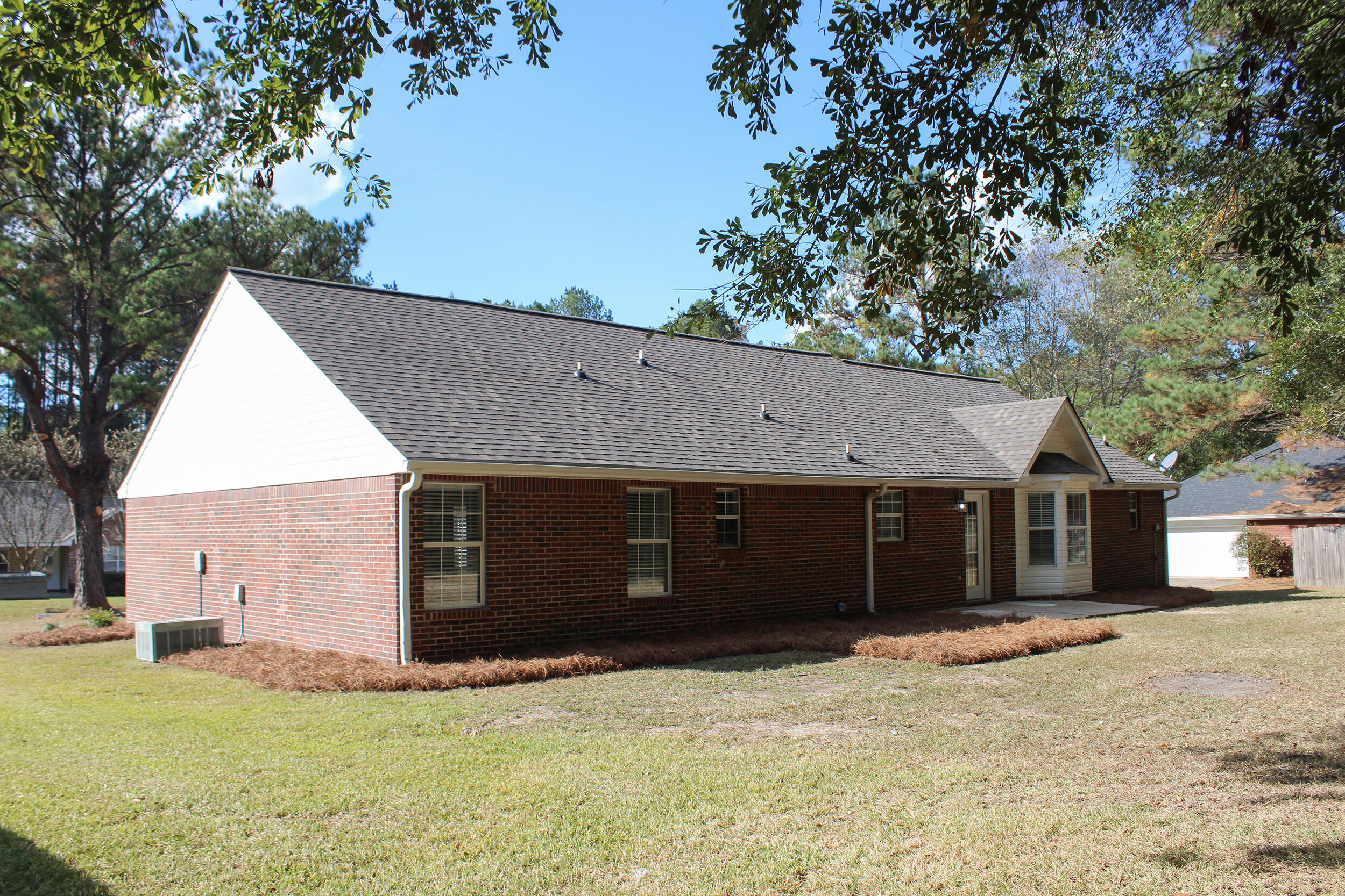 12 Southdown Rd Sumrall, MS 39482
